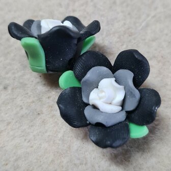 Fimo bloemetjes zwart wit