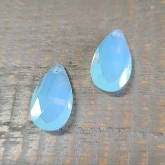 Facetkraal crystal blauwe druppel 9x16mm