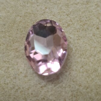 Cabochon glasfacet geslepen 13x18x6mm licht roze