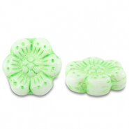 Czech kraal boho flower light green 14mm