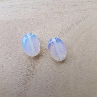 Jade ovaal white 10x14mm